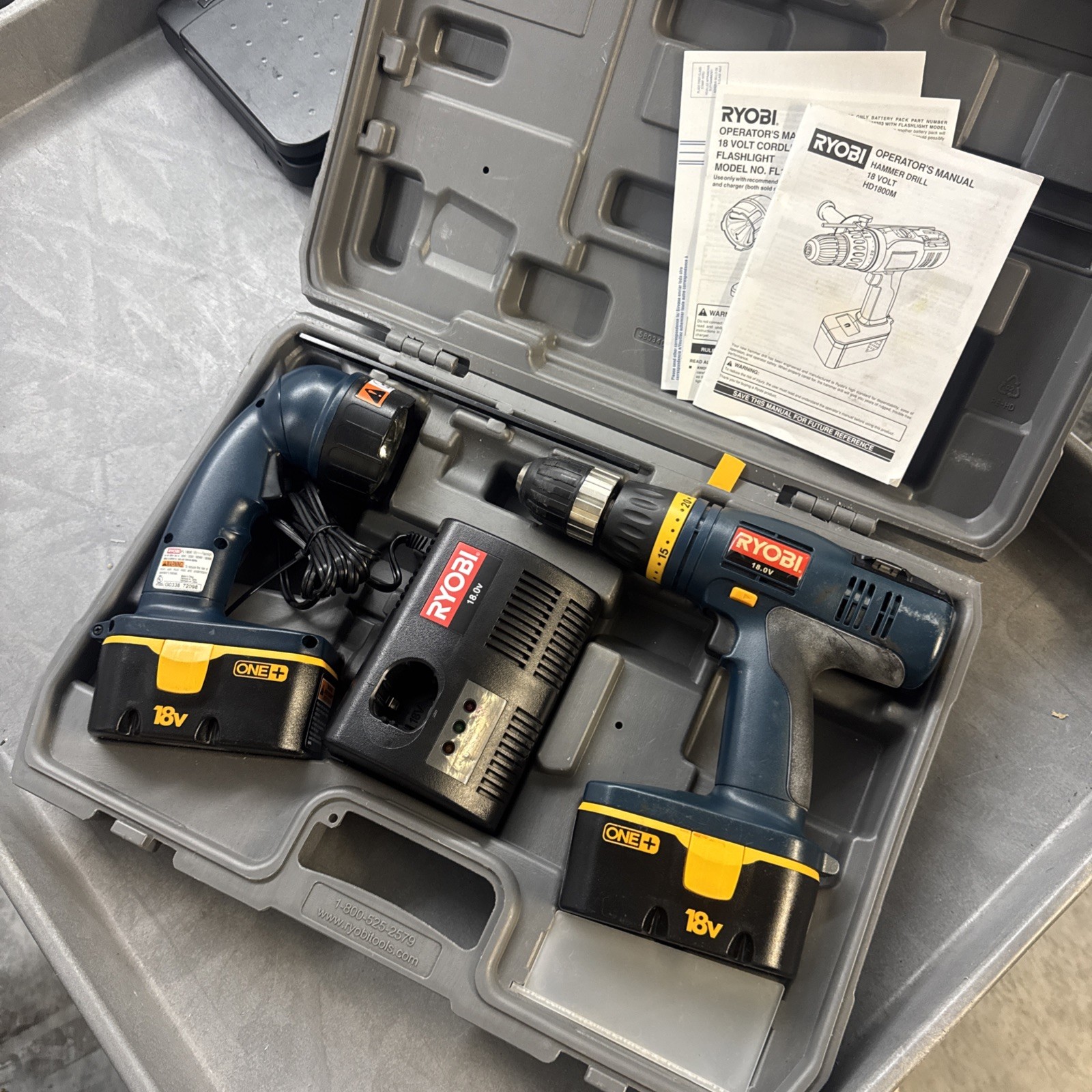 RYOBI TOOLS Tool Set SA14402 DRILL & FL1400 FLASHLIGHT KIT (TDW002188)