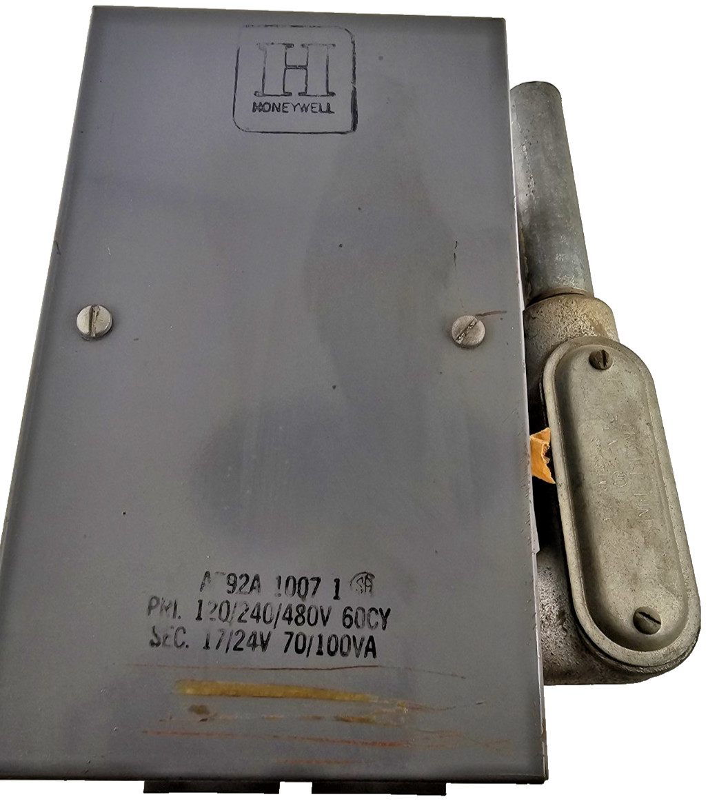 HONEYWELL AT92A 1007 Dry Transformer Primary:120/240/480V Second:17/24V 70/100VA