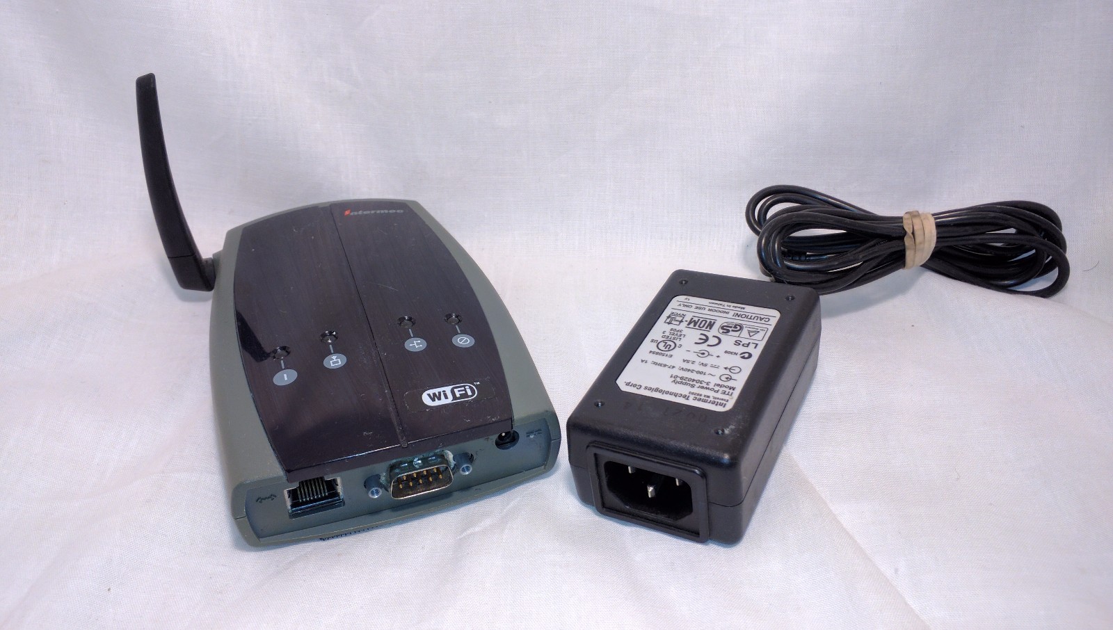 Intermec 2102B51704 Access Point AP2102 802.11b WiFi with Power Supply 2102