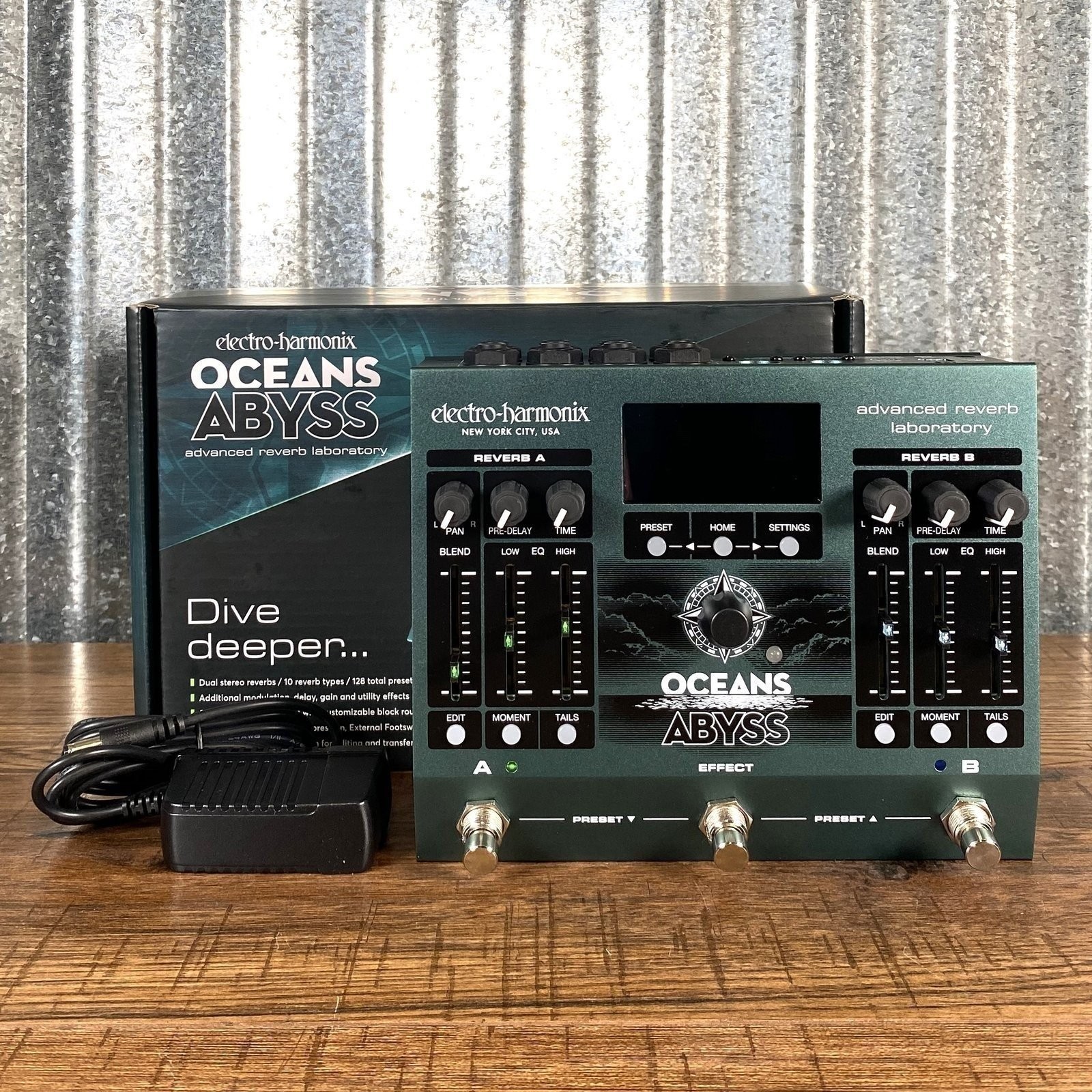 Electro-Harmonix EHX Oceans Abyss Advanced Reverb Laboratory Guitar Effect Pedal