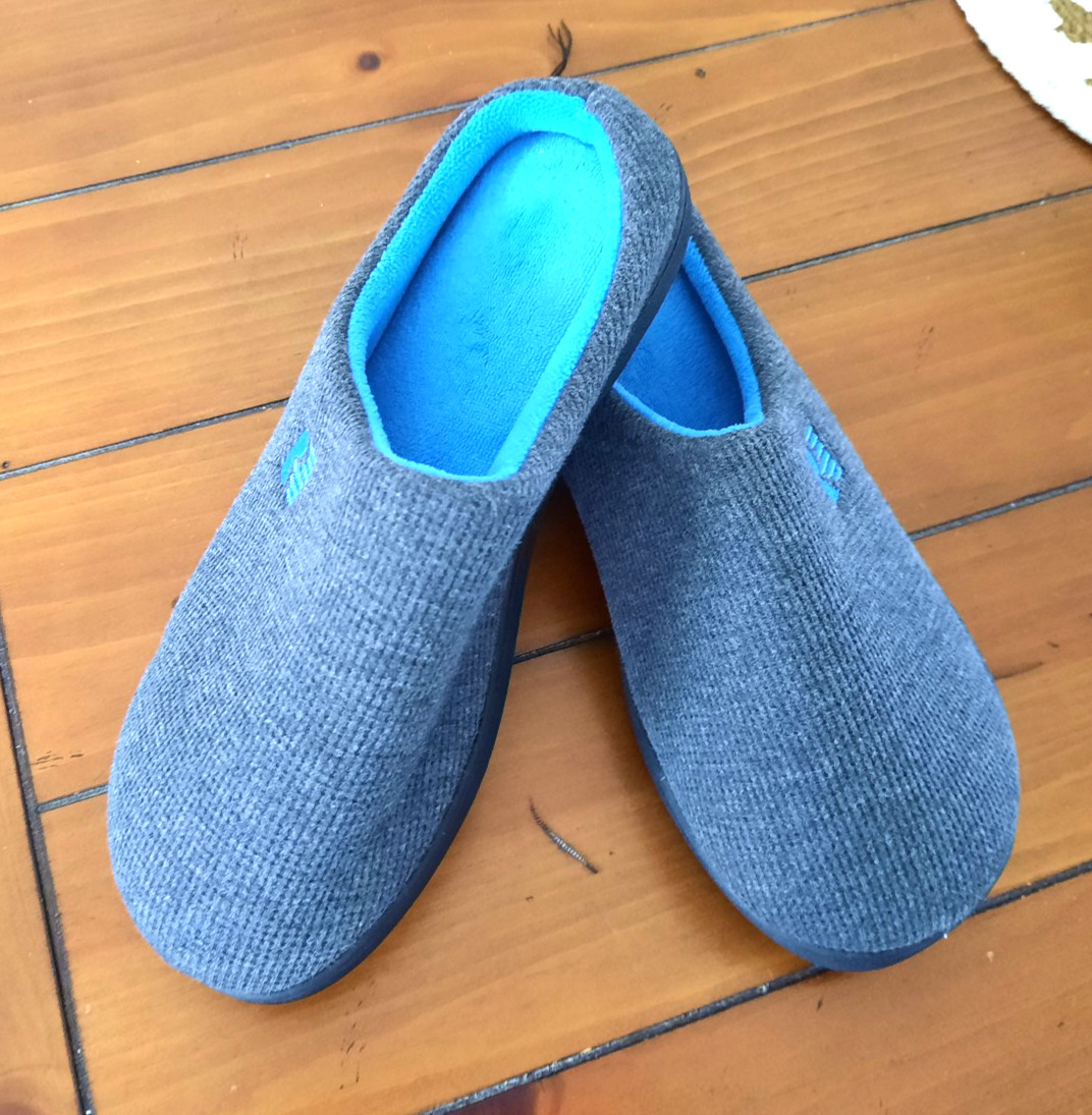 Rockdown Men's 2-Tone Memory Foam Slippers, Size Small 7-8