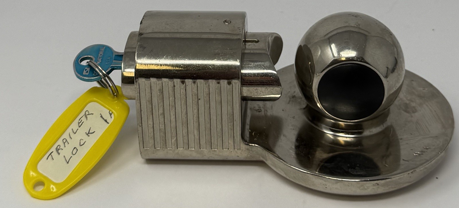 Master Lock Model No. 377 Trailer Hitch Lock with 1 Key -1-7/8" & 2" Works Great