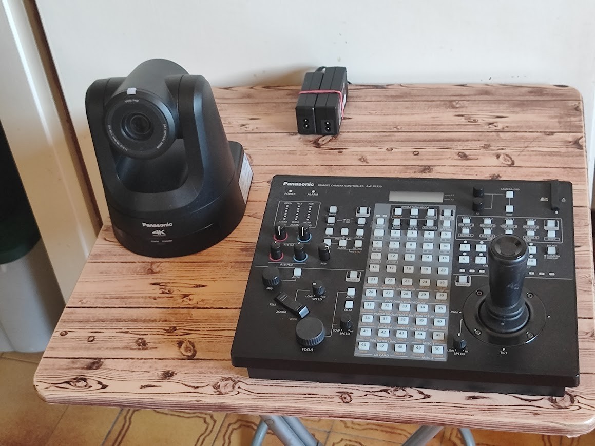 PANASONIC AW UE100 12GSDI 4K60 HDMI NDI PoE+ STREAMING PTZ CAMERA + RP120 CONSOLE