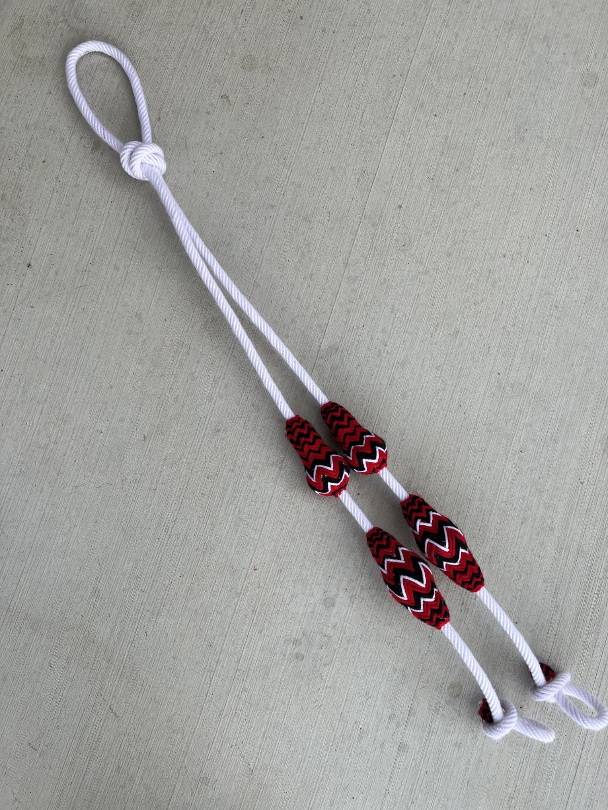 WHITE AND RED CHARRO HORSE REINS. RIENDAS CHARRAS, WHITE FANCY HORSE REINS