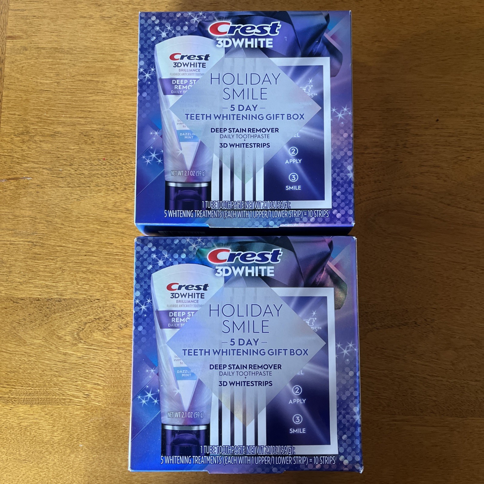 Crest 3D White Brilliance Holiday Smile Teeth Whitening Gift Box Toothpaste Mint