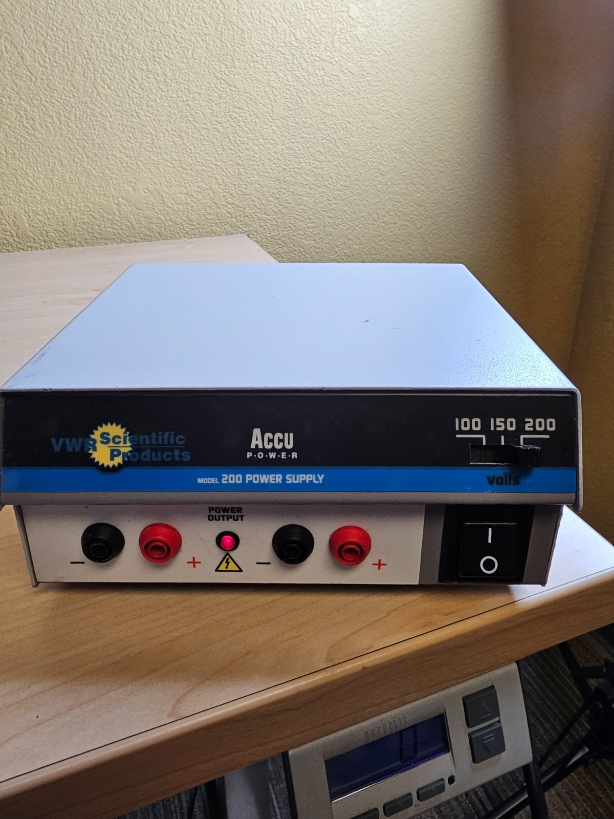 VWR Model 200 AccuPower Power Supply