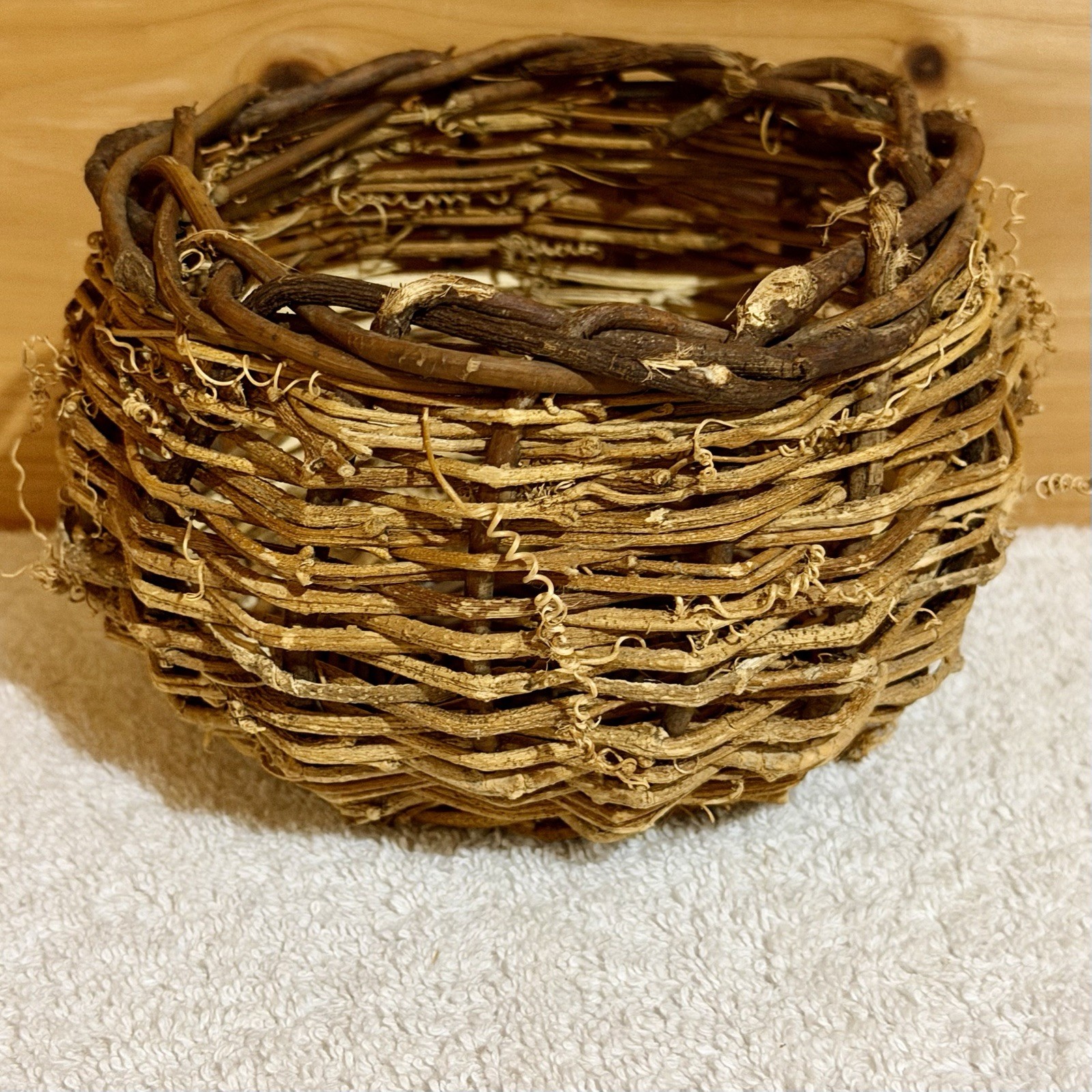 Vtg Handcrafted Bird Nest Natural Twig Basket Rustic Country Woven Wicker Round