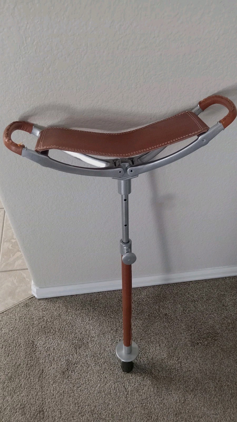 Comoy's Of London Adjustable Walking Chair Cane Leather Seat.