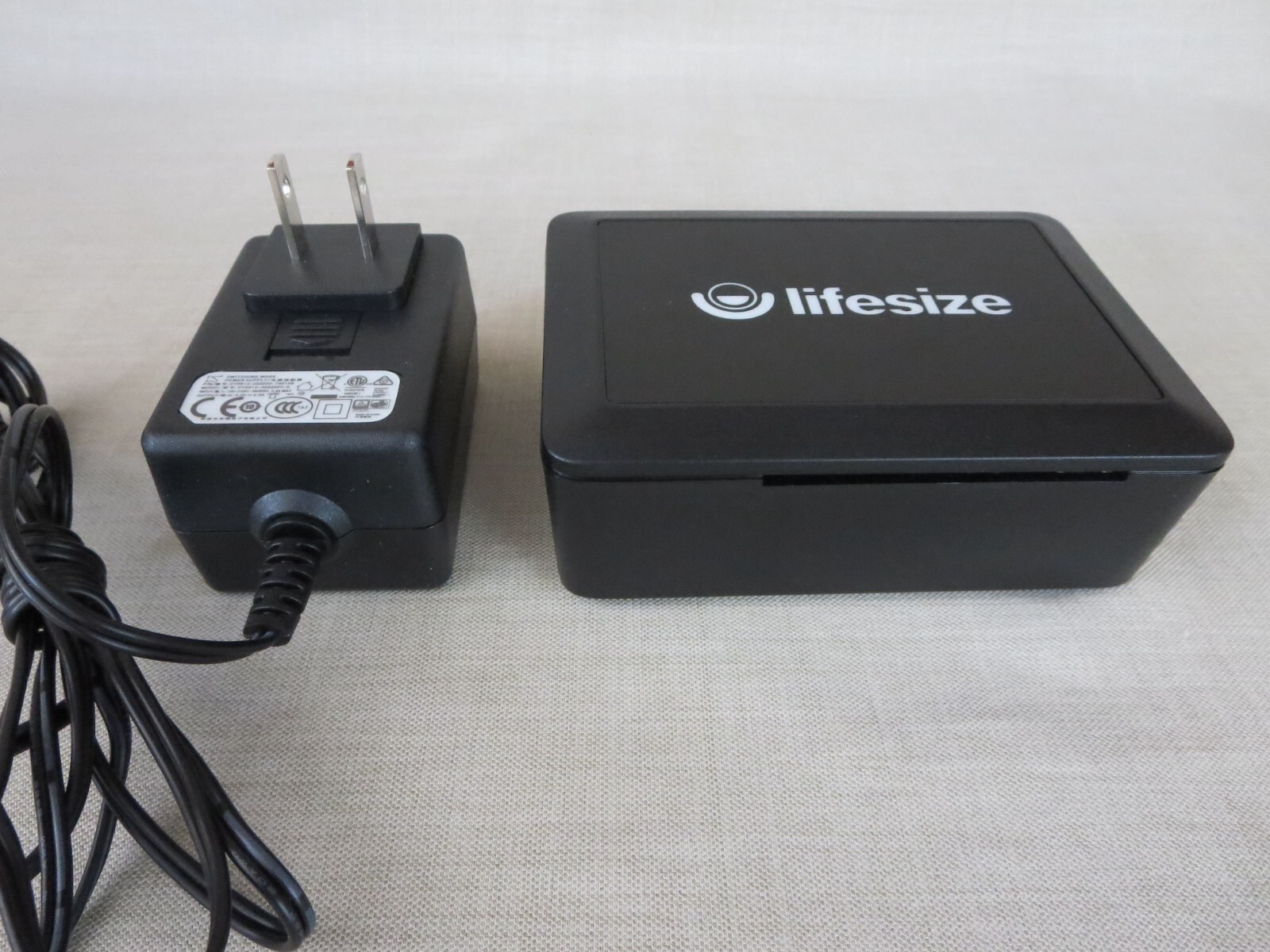 Lifesize Share 440-00156-901 Rev02 with Power Cable Wireless Presentation