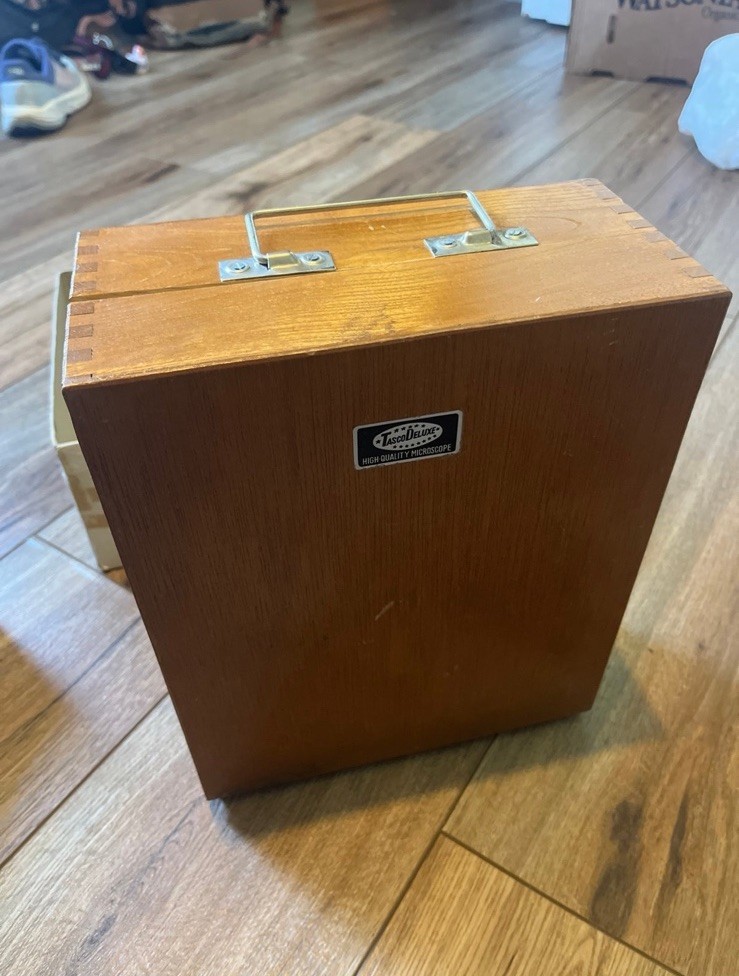 Vintage TASCO Microscope 900XKZ