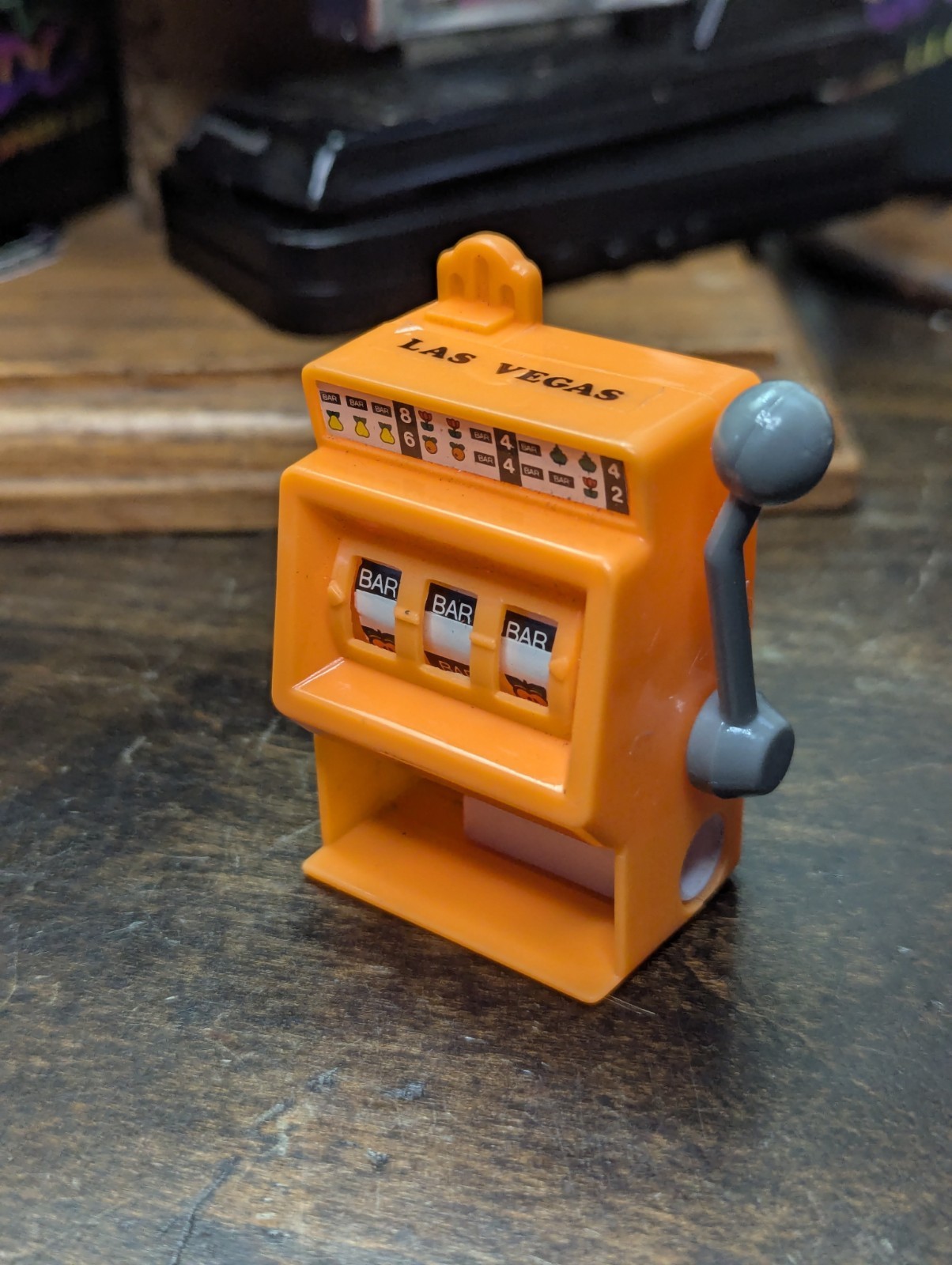 Las Vegas Vintage Souvenir Slot Machine Pencil Sharpener ~ Spins & Sharpens!