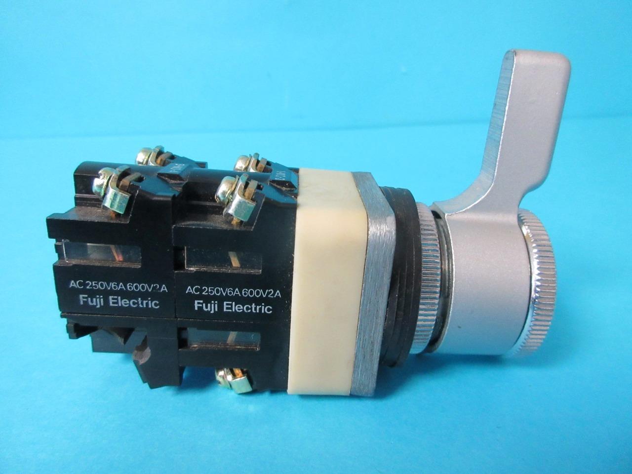 Fuji Electric Selector Switch AH30 H1 AC250V 6A 600V 2A Tested Working
