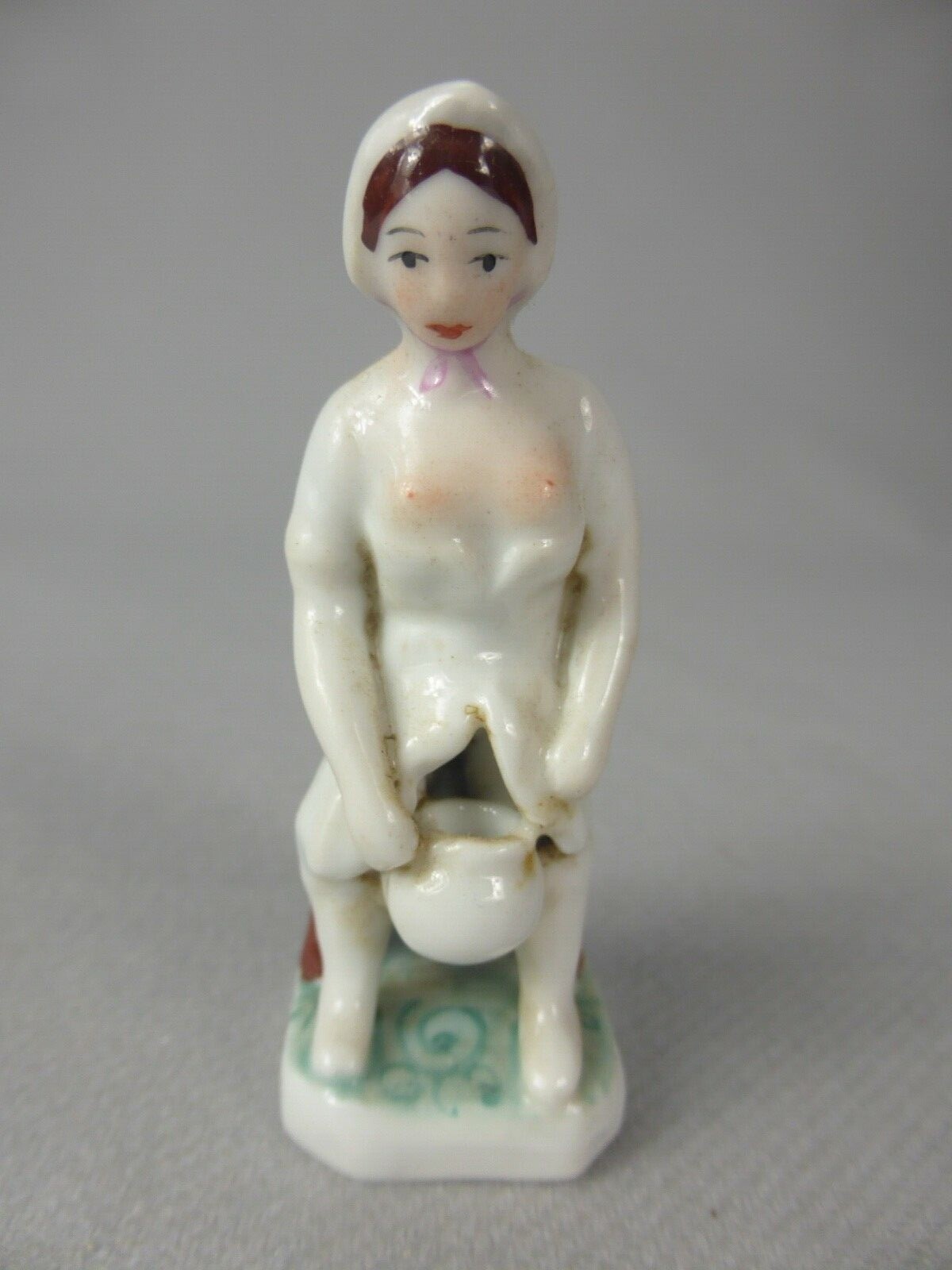 EROTIC FIGURE NAUGHTY WOMAN LADY EROTIC PORCELAIN CERAMIC FIGURE 922