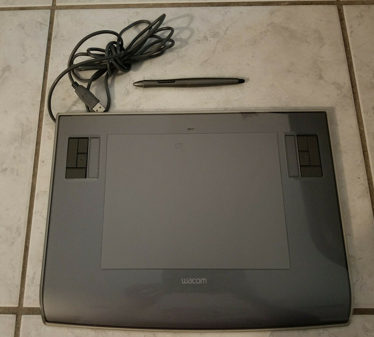 Wacom PTZ-630 6x8" Intuos 3 USB Graphics Tablets Model with a small pen