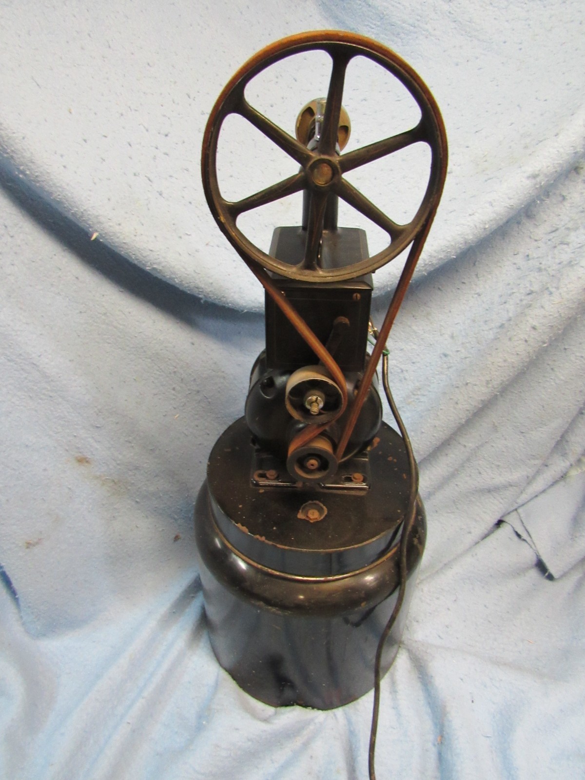 Pelton Vintage Dental Air Compressor w/ Original Belt