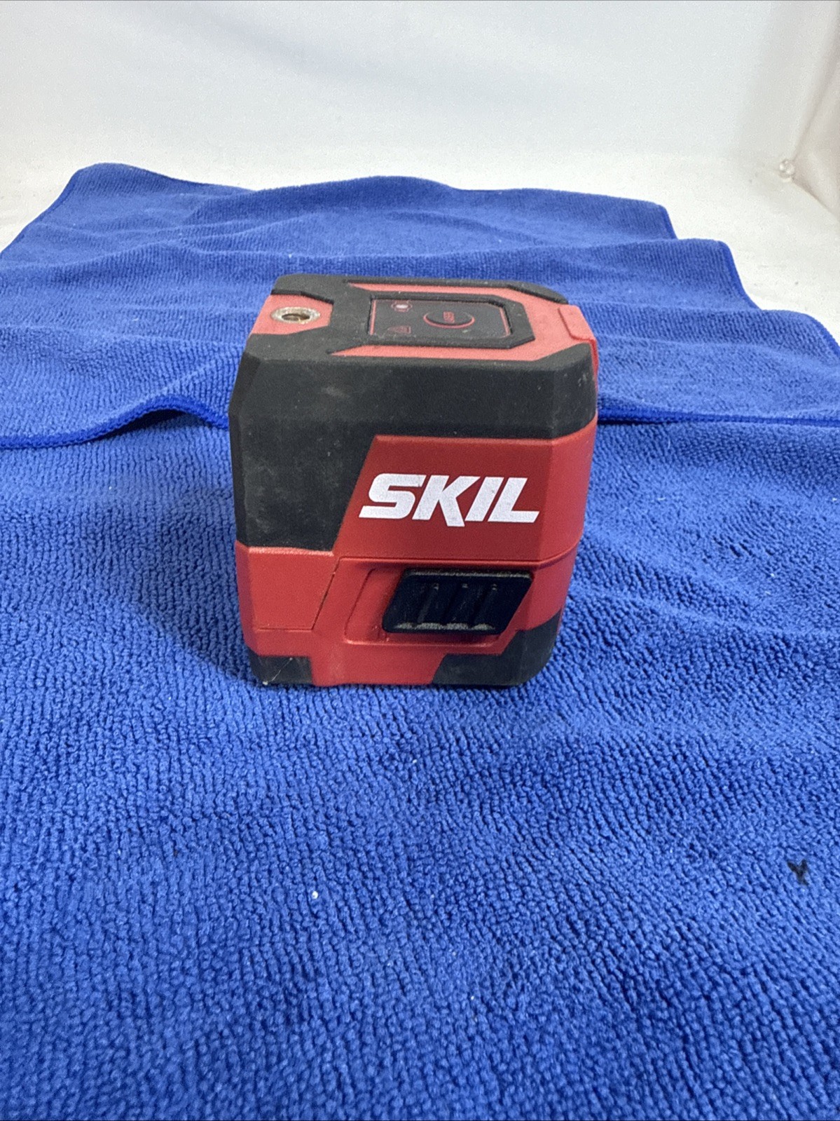 SKIL 50ft Red Cross Line Laser, Self Leveling,  USB Charging - Laser UNIT ONLY!