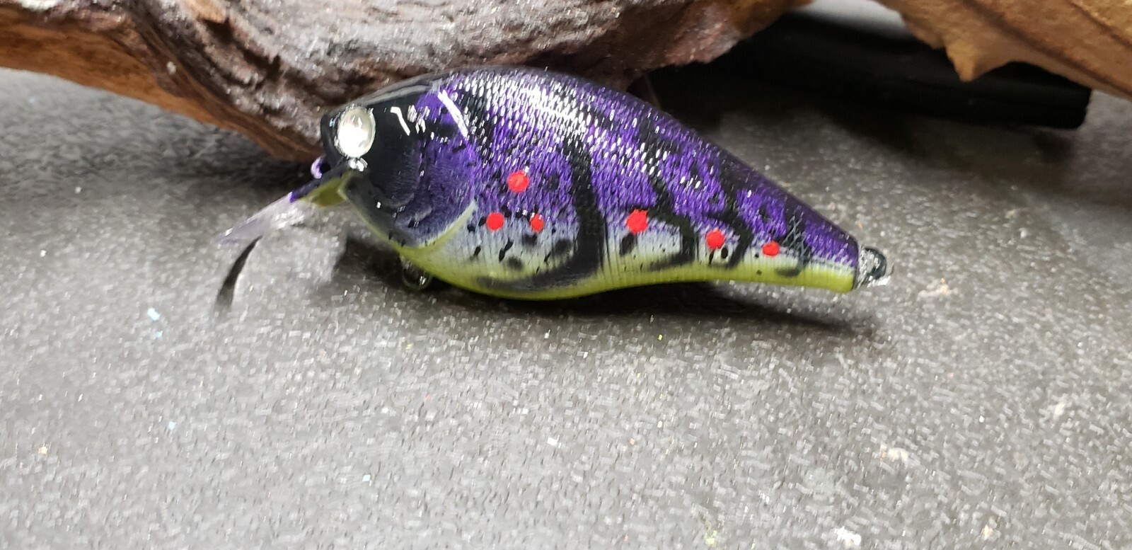 Custom painted 2.5 square bill crankbait (CRAW)