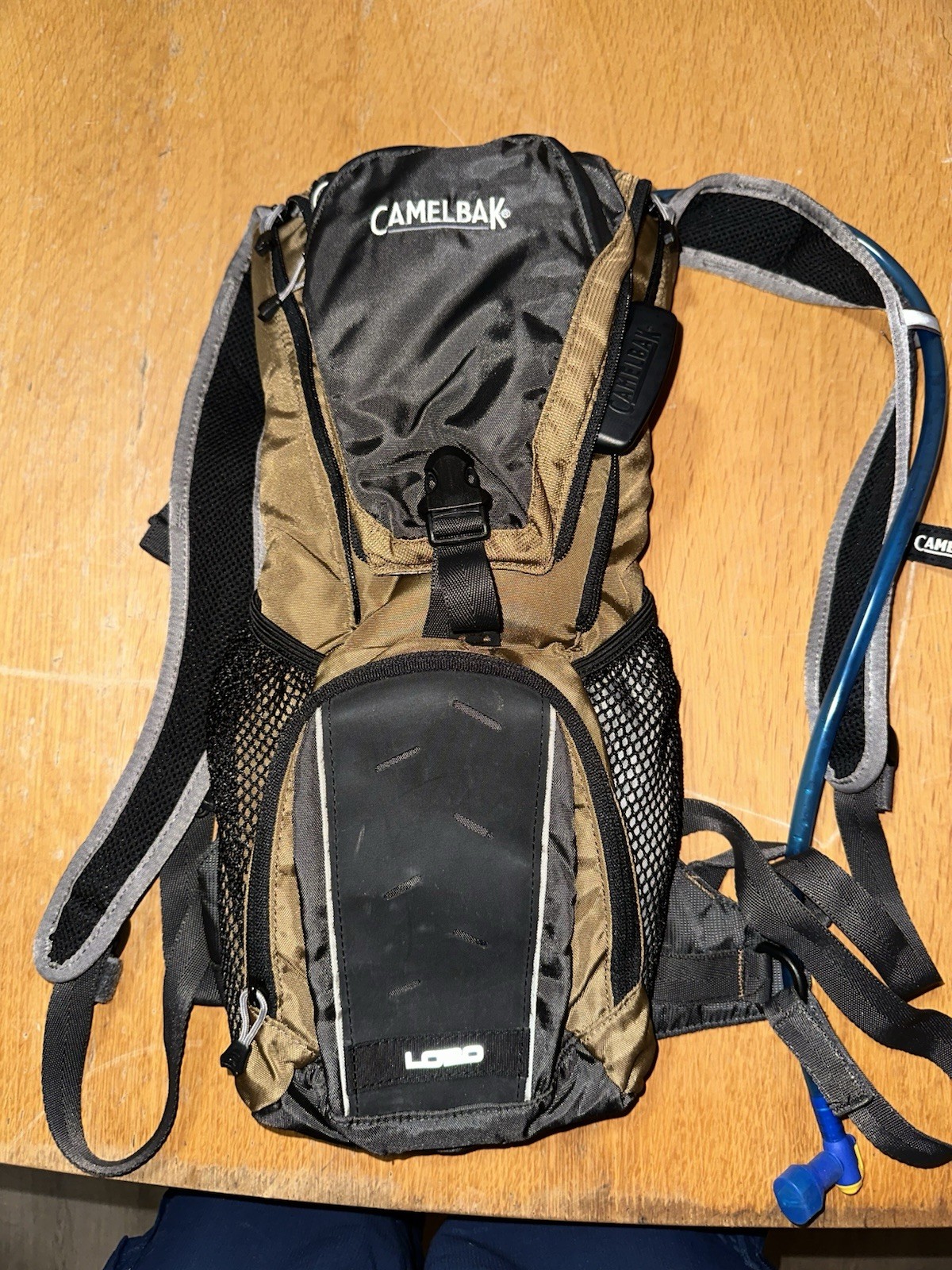 Camelbak Lobo Hydration Pack w/2 Liter Bladder Hiking Camping Mountain Bike EUC