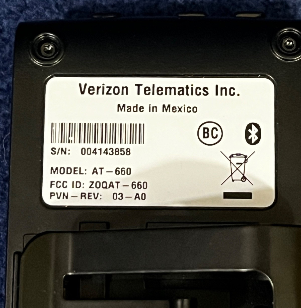 Hum by Verizon AT-660 Black Bluetooth Automatic Assist Telemetry Device