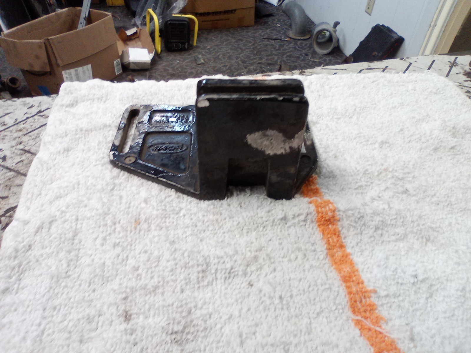 Peterbilt 386 Left/Driver Hood Rest P/N 13-04709L