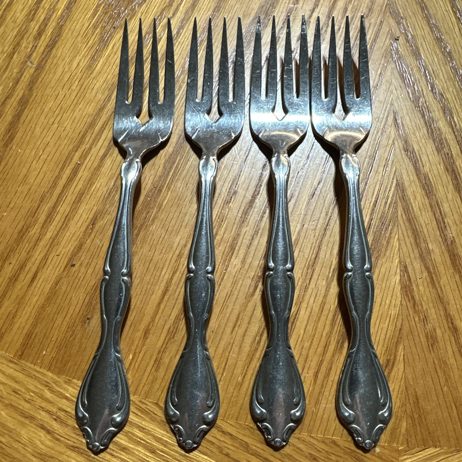 Oneida CANTATA Set of 4 Dessert Forks Community Stainless Glossy Flatware 6.5”