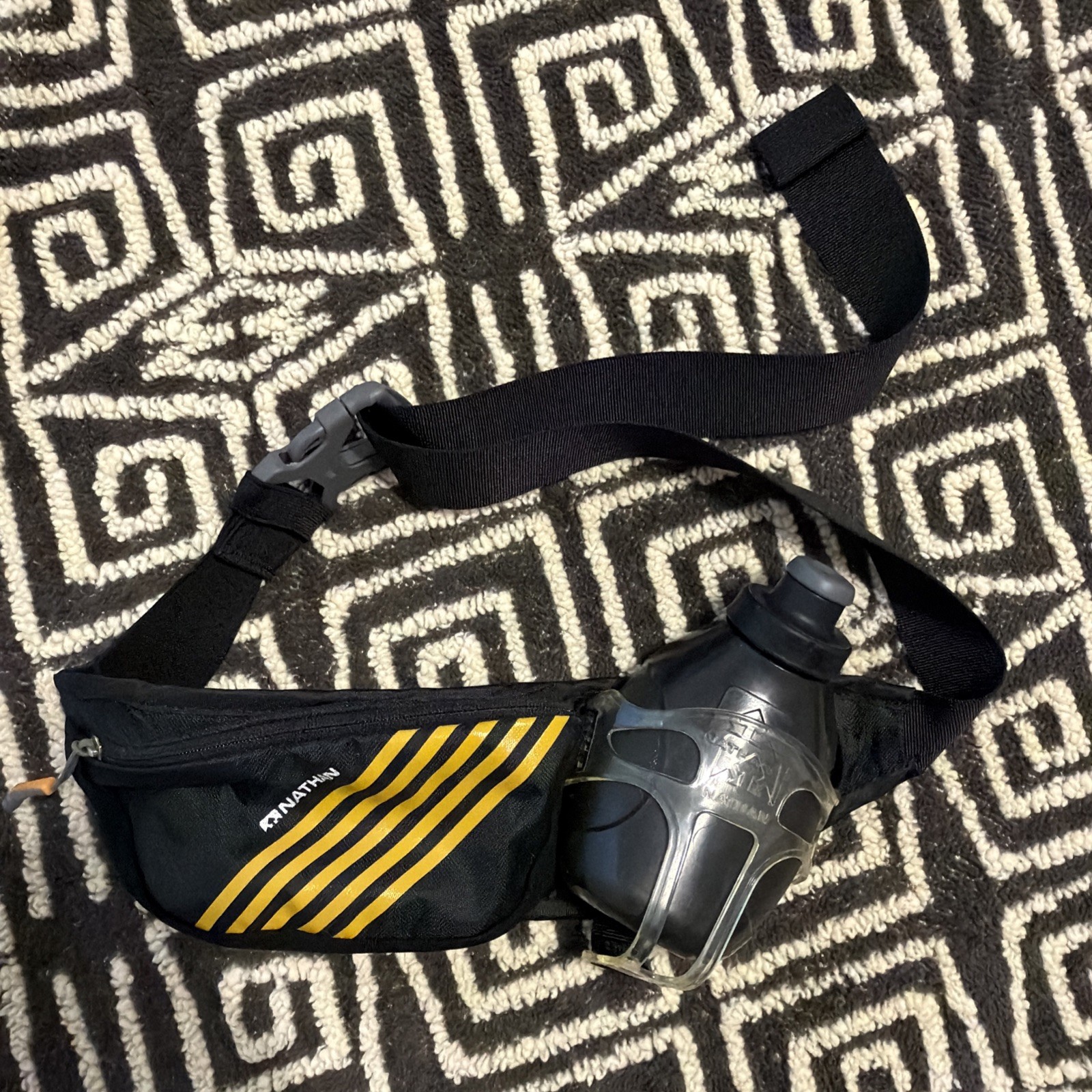 Nathan Swift Plus Hydration Belt with 10oz Bottle Running Cycling