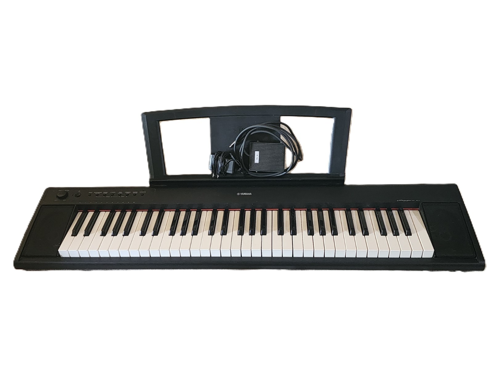 Yamaha Piaggero NP-11 61-Key Piano-Style Keyboard + Pedal