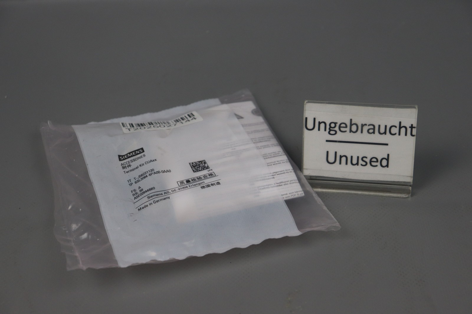 Siemens 6SL3064-8PA00-0AA0 Terminal Kit CUAxx FA:A Sealed