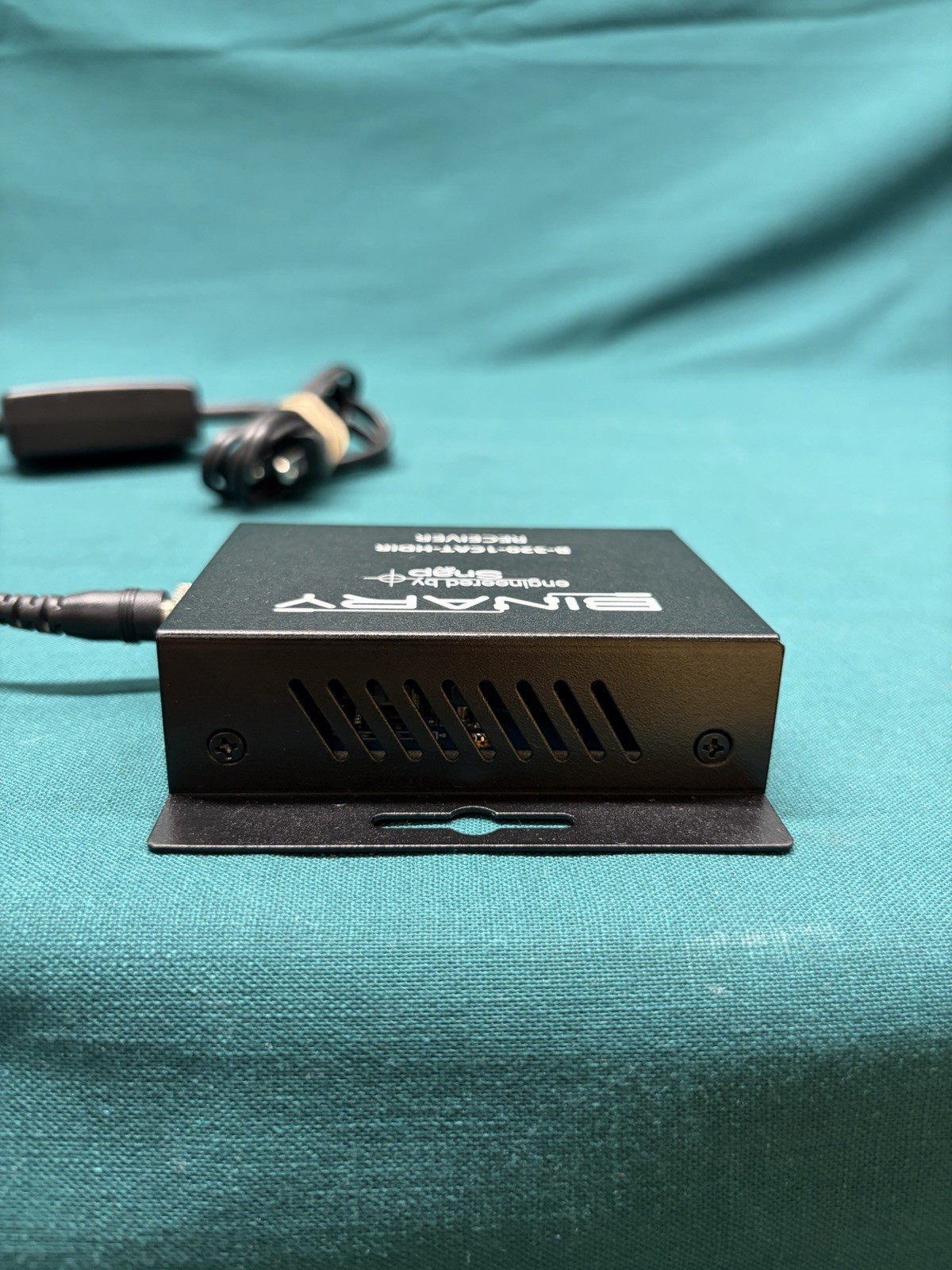 Binary B-320-1CAT-HDIR Long Range HDMI Transmitter & Receiver w/ Power Cords