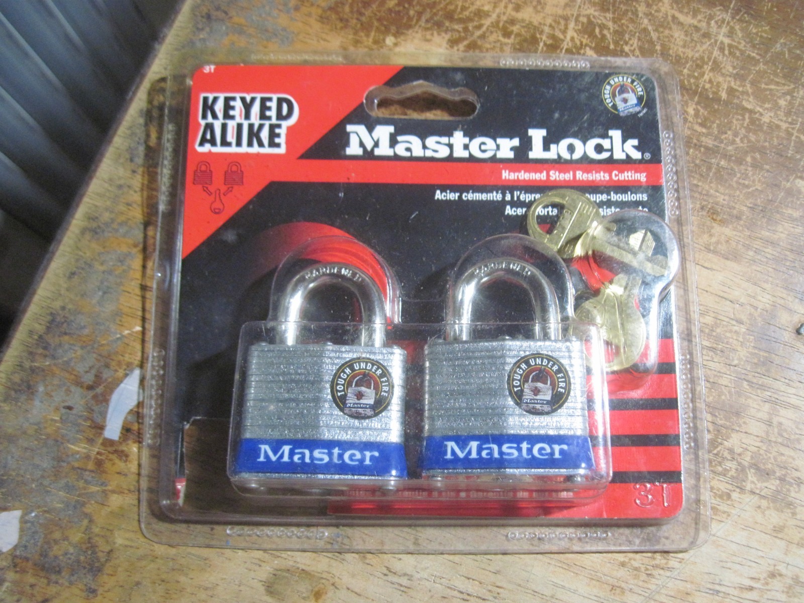 BRAND NEW SET OF 2 MASTER LOCK STAINLESS STEEL Keyed Alike Locks, 2 Keys