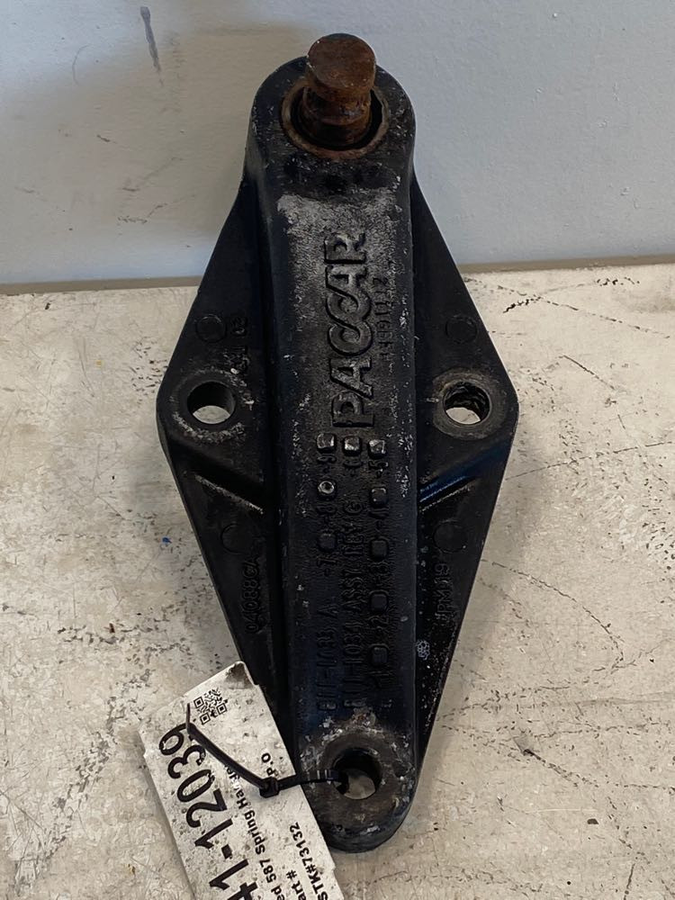 2013 Peterbilt 587 Suspension Bracket B111033 (641-12039)