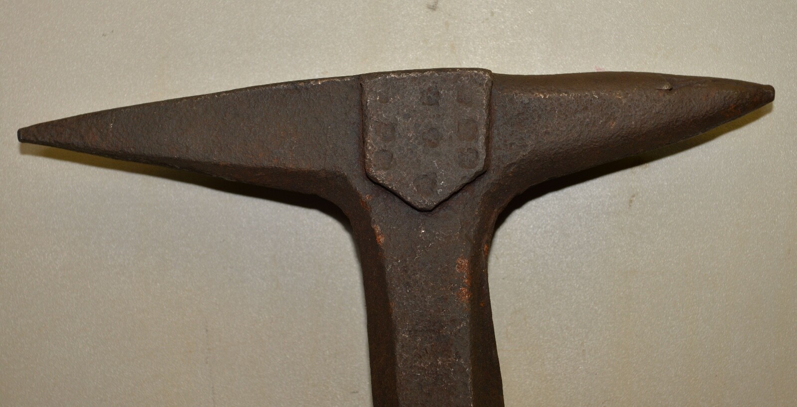 German hand forged 47 lb shield anvil blacksmith primitive stake Bickern tool