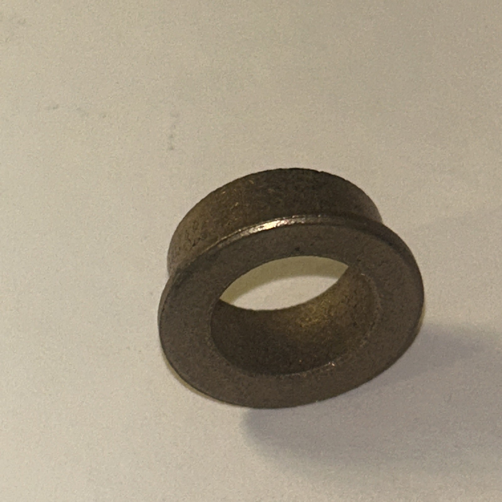 952054 Flange Bushing