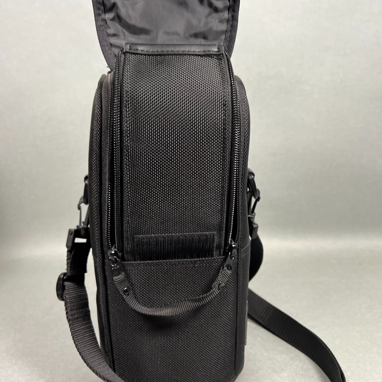 Nikon CL-M2 Lens Case For 300mm f/4.0D ED-IF AF and 70-200 f/2.8 w/ Strap NICE