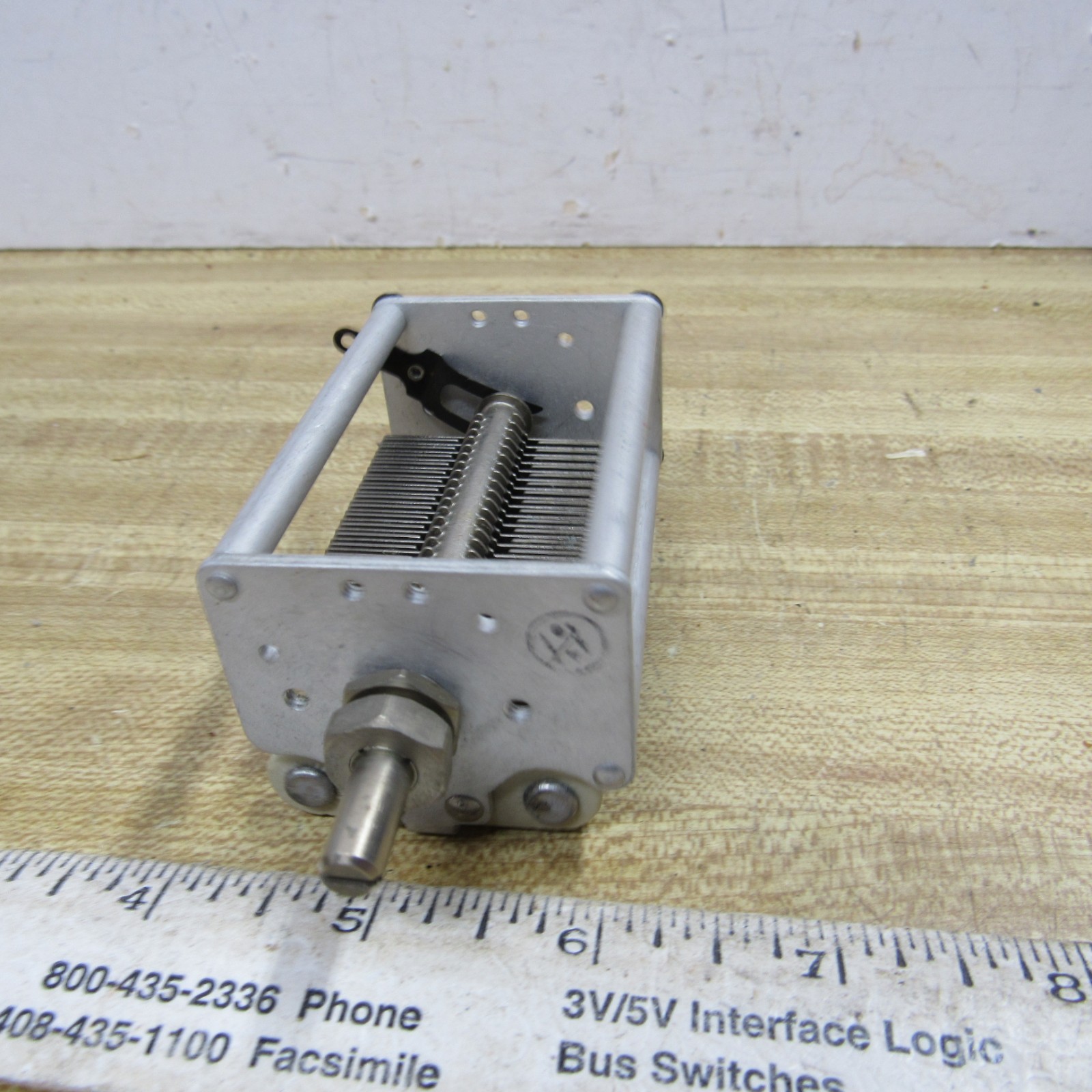 VARIABLE CAPACITOR 325 pF 18 to 325 pF 1/4 in