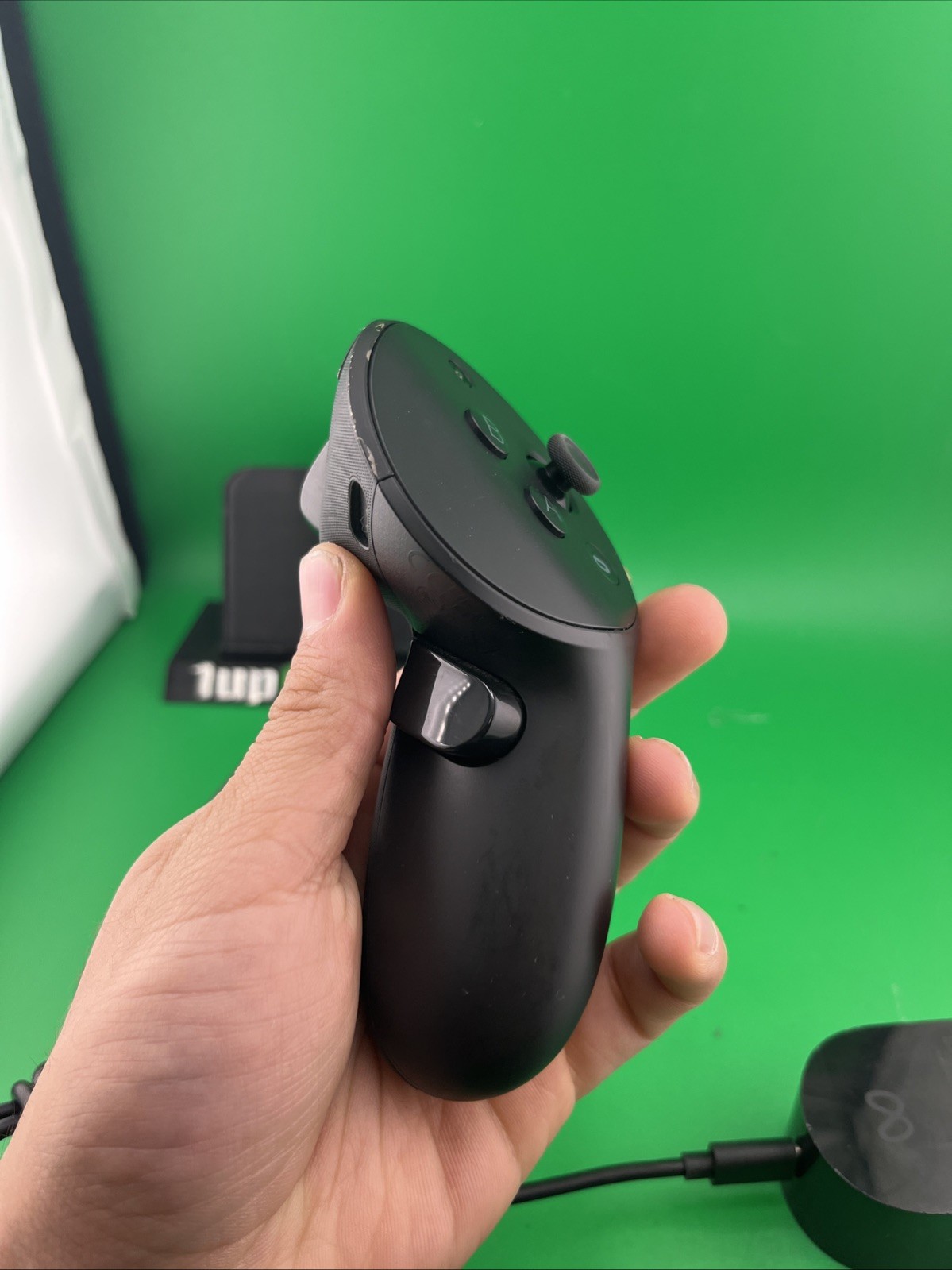 Meta Quest Pro VR Controllers LW9VM4 With Charger (T01)