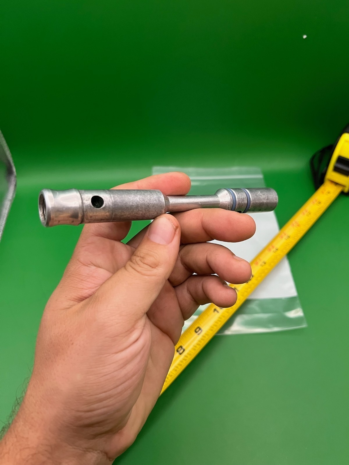 Autococker Bolt