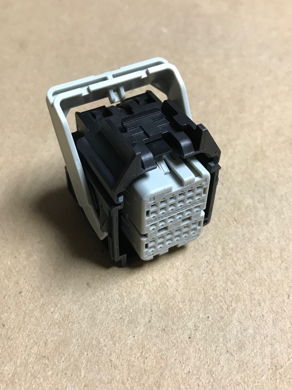 Lot of 2 Pcs Molex 1600690021 Connector (30-Way F 0.64) - BRAND NEW Tesla X200