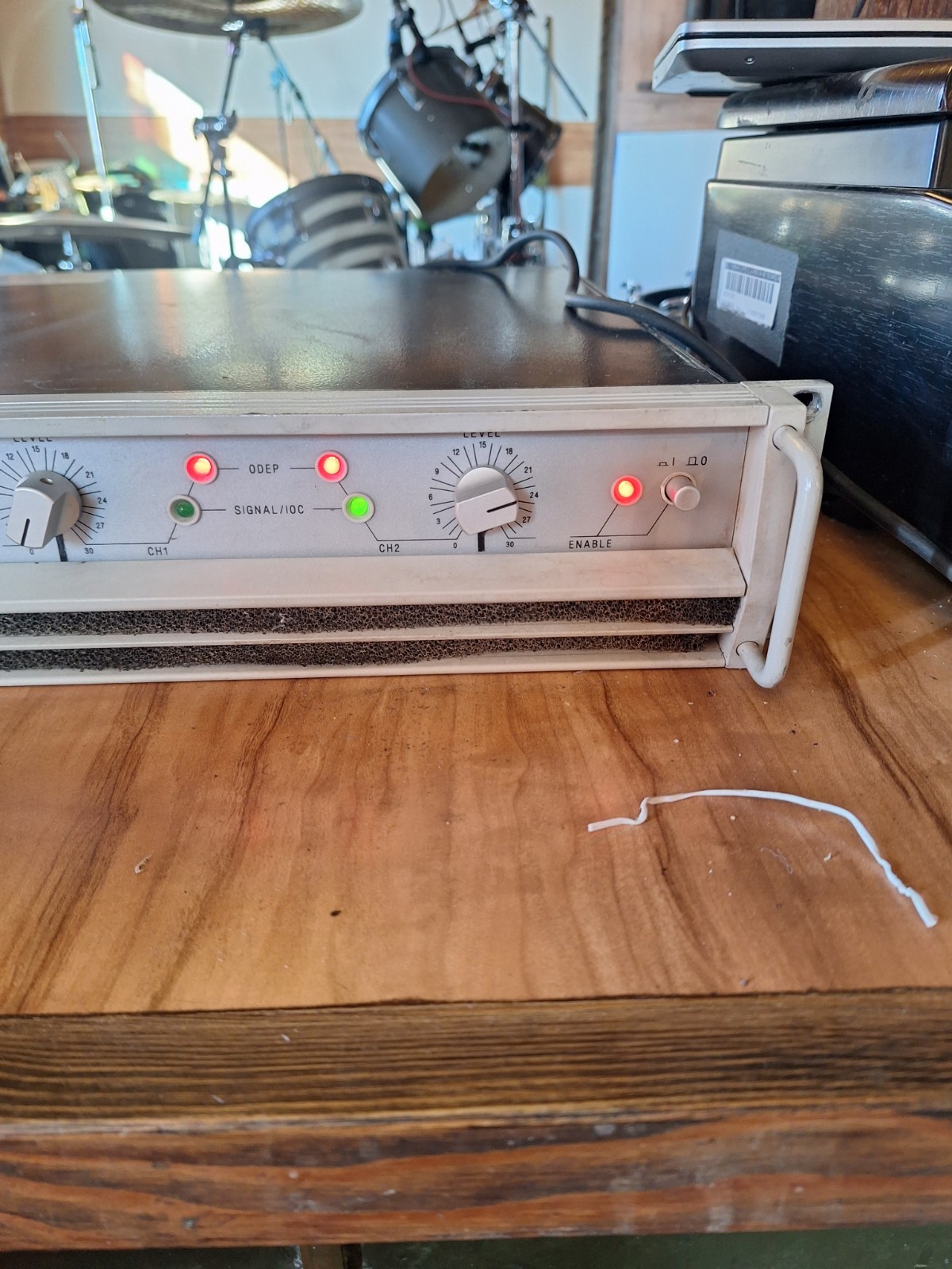 Crown Macro-Tech 1200 Two-Channel Power Amplifier. Tested and Working .