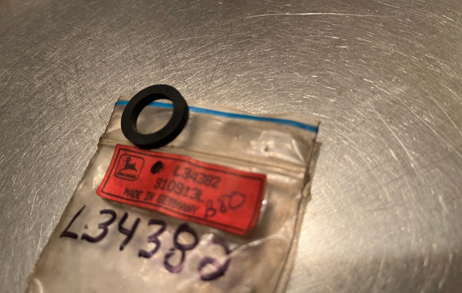 L34382 Genuine OEM John Deere WASHER