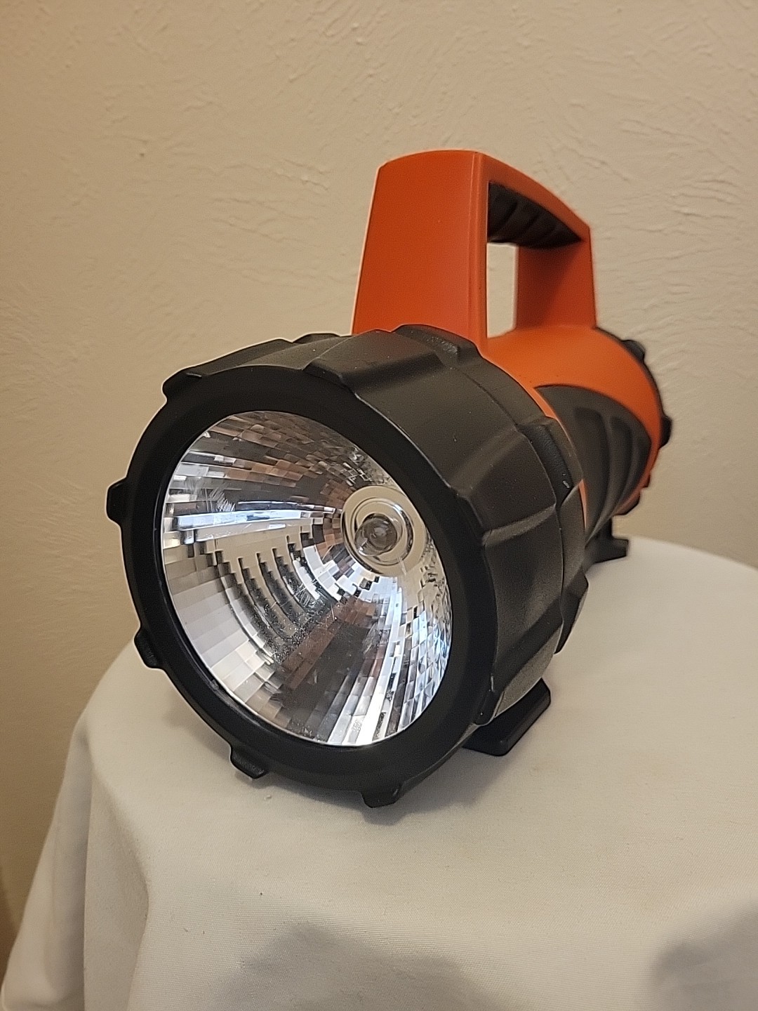 Black & Decker Flashlight Beam Lantern Attached Variable Stand Orange