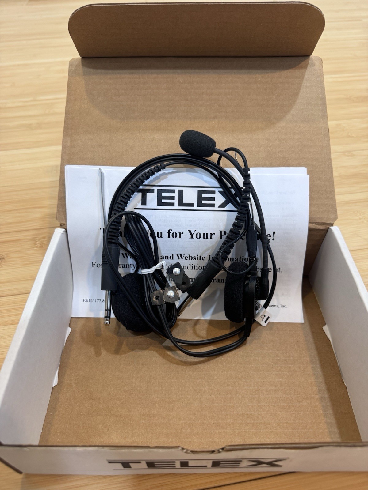 TELEX Airman 750 (PN 64300-200) Featherweight Comfort Headset - New In Box