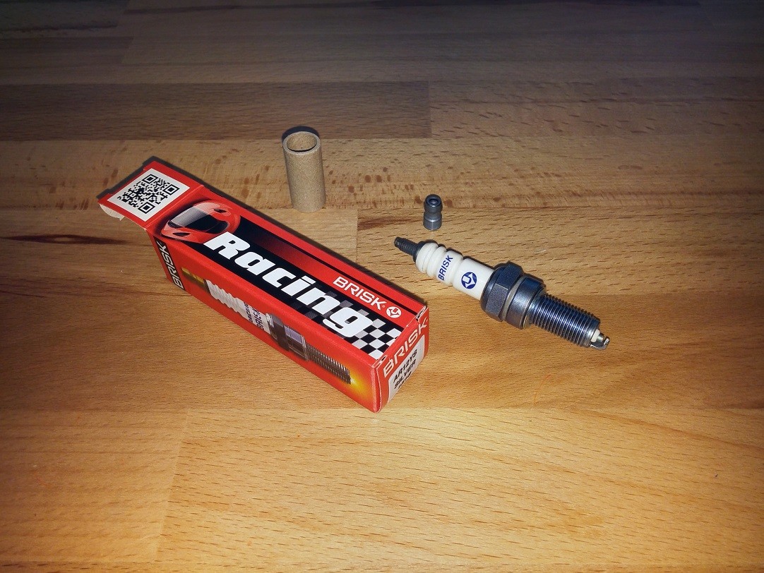 BRISK AR12YS-nc8 Upgrade Racing Spark Plugs fit: Honda CBR125R - 2004 to 2016