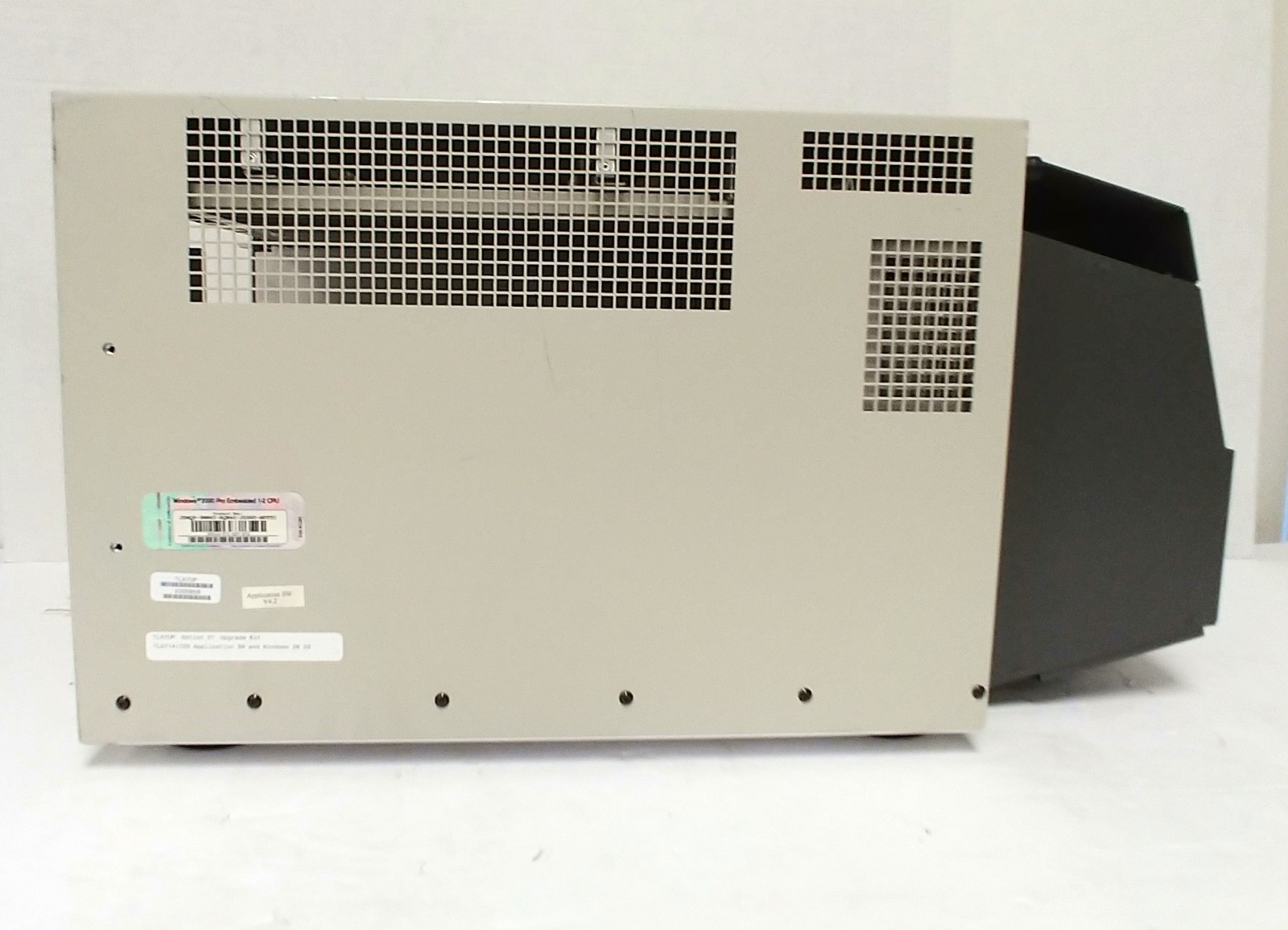 Tektronix TLA720 Logic Analyzer, Mainframe, 12-slot