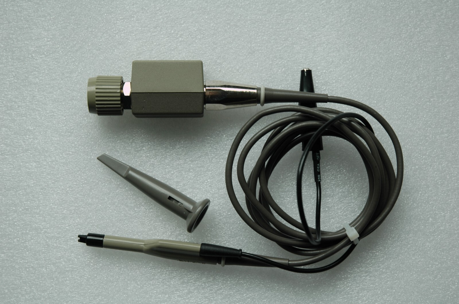 GENUINE TEKTRONIX P6122 10X 100 MHz Oscilloscope Probe with Ground Lead, hook