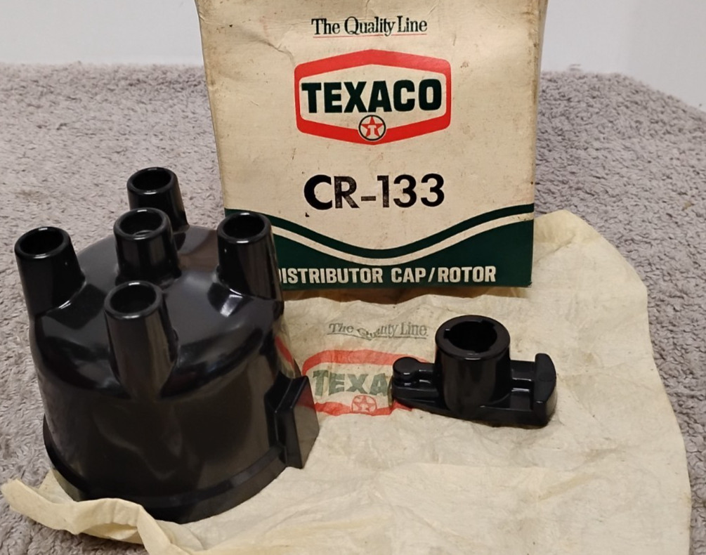 NOS (New Old Stock) TEXACO CR-133 Distributor Cap / Rotor. (00)