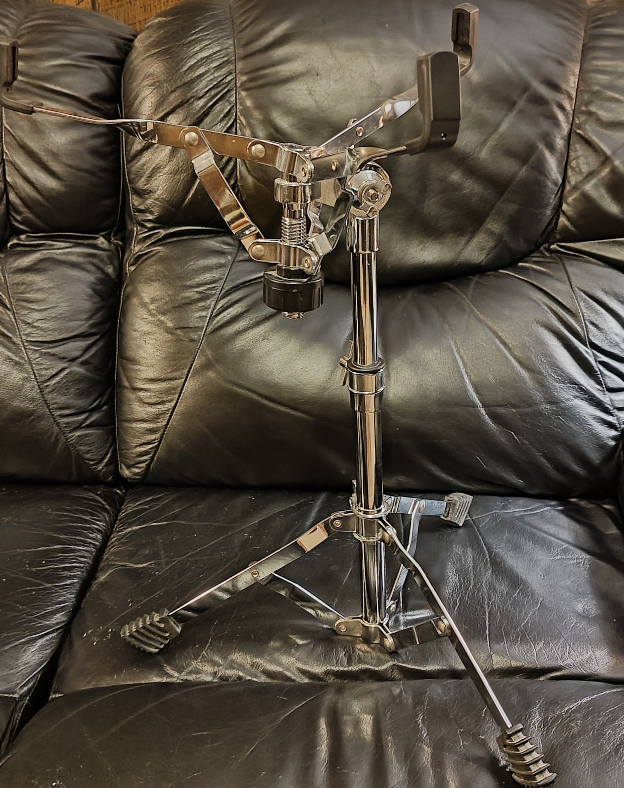 SINGLE BRACED SNARE DRUM STAND - CROME