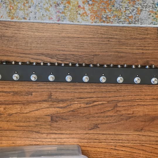 Loop Switchers 10 Channel True Bypass Strip HANDWIRED