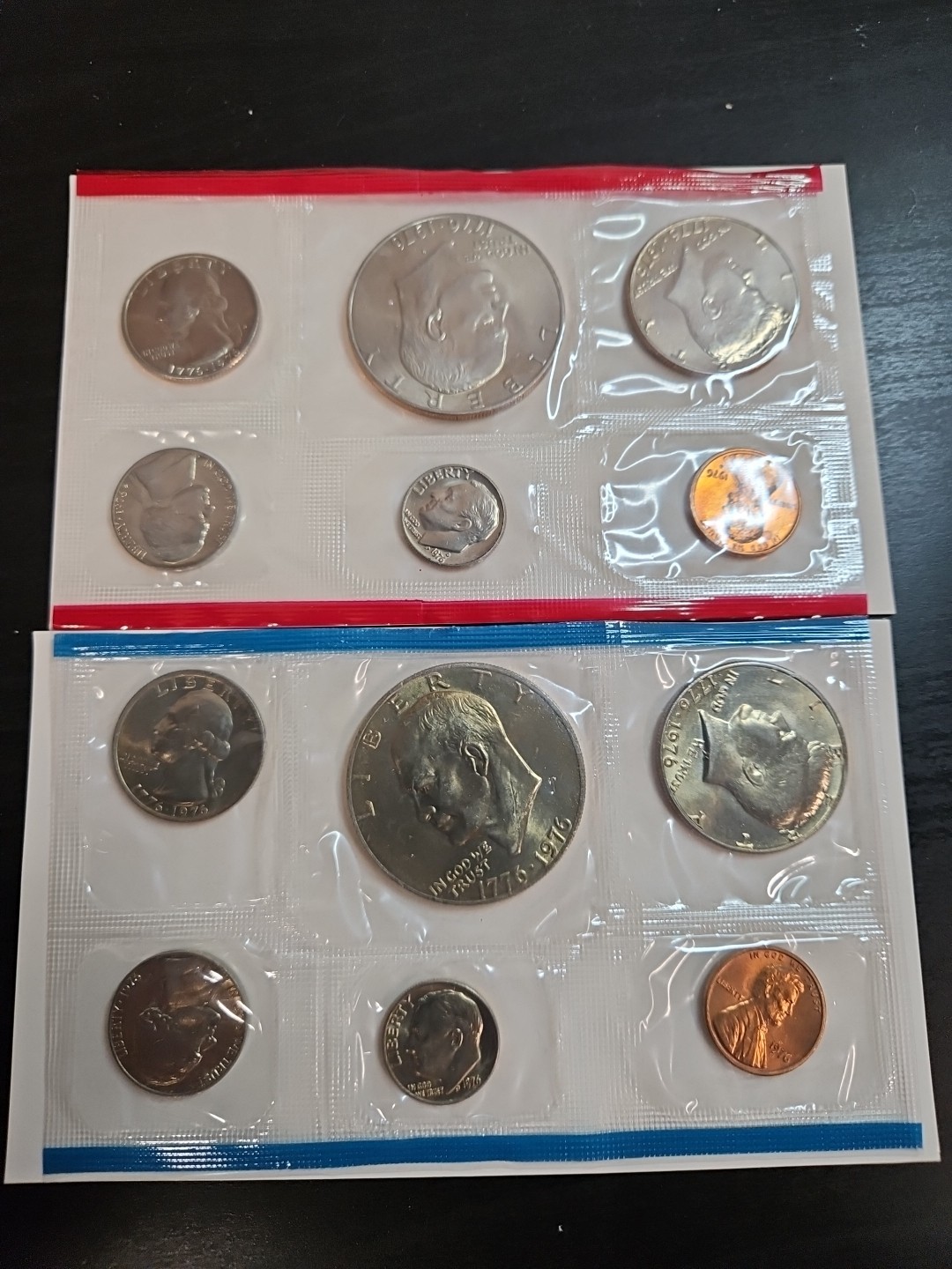 1976 UNCIRCULATED U.S. MINT SET ISSUED BY U.S. (Damaged Envelope) NG526-71