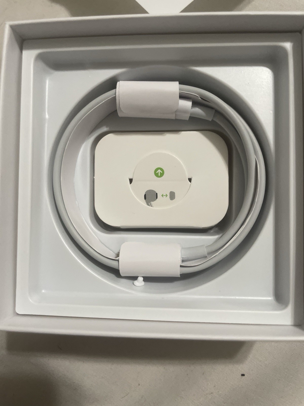 Alrpods Pro 2nd Generation MagSafe Wireless Charging Case White ANC